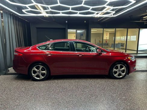 Used 2014 Ford Fusion SE FWD image 8