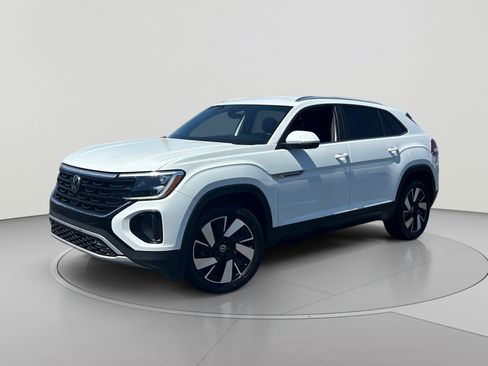 Certified 2025 Volkswagen Atlas Cross Sport SE FWD image 1
