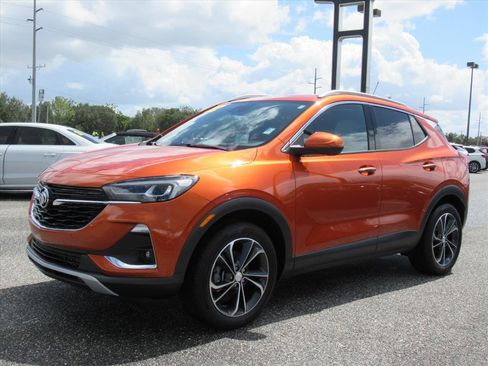 Used 2022 Buick Encore GX Essence w/ Advanced Technology Package image 3