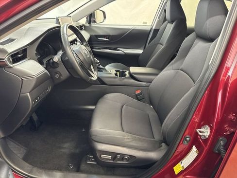 Used 2023 Toyota Venza LE AWD/4WD image 10