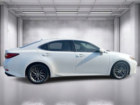 Used 2018 Lexus ES 350 w/ Navigation System Package FWD image 2