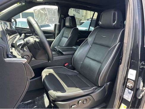 Certified 2022 Cadillac Escalade ESV Sport AWD/4WD image 27