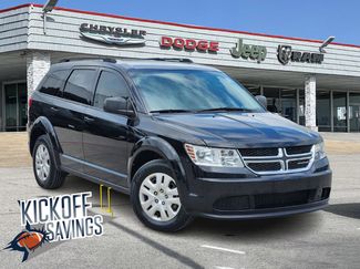 Used 2020 Dodge Journey SE image 1