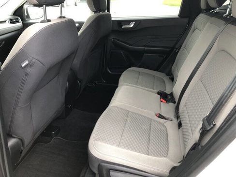 Used 2021 Ford Escape SE image 16