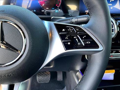 New 2026 Mercedes-Benz GLB 250 4MATIC image 21