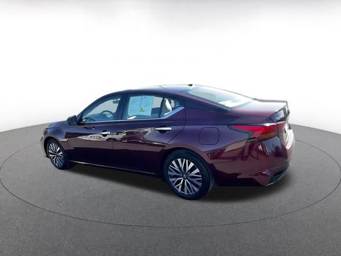 Used 2025 Nissan Altima 2.5 SV image 10