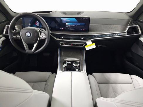 Used 2026 BMW X5 xDrive50e w/ Premium Package image 8