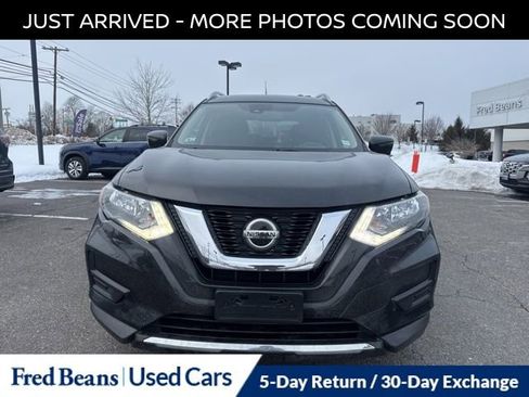Certified 2019 Nissan Rogue SV w/ Premium Package image 2