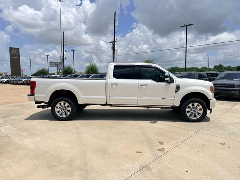 Used 2018 Ford F350 Platinum w/ Platinum Ultimate Package AWD/4WD image 4