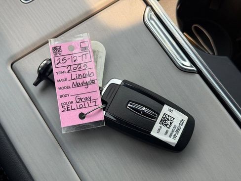 New 2025 Lincoln Navigator Reserve w/ Jet Appearance Package image 27