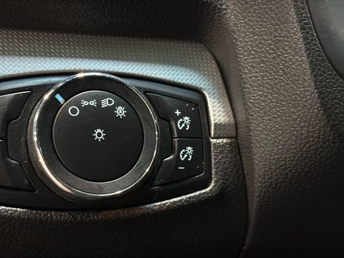 Used 2015 Ford Explorer XLT AWD/4WD image 32