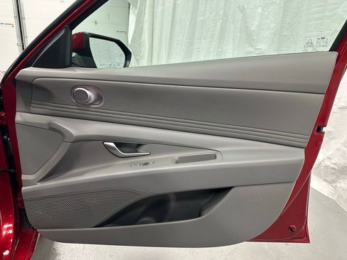 Used 2025 Hyundai Elantra SEL w/ Cargo Package image 54