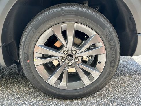 New 2026 Ford Explorer Active w/ Active Comfort Package AWD/4WD image 10