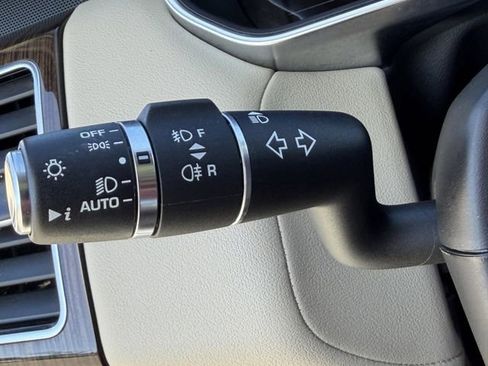 Used 2020 Land Rover Range Rover Sport HSE image 32