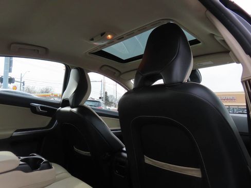 Used 2012 Volvo S60 T5 FWD image 38