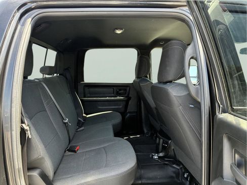 Used 2024 RAM 2500 Tradesman w/ Chrome Appearance Group AWD/4WD image 6