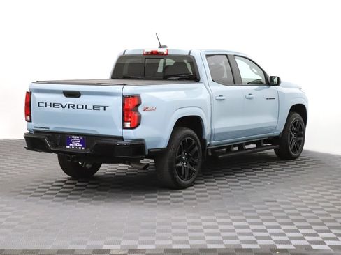 Used 2025 Chevrolet Colorado Z71 w/ Technology Package AWD/4WD image 9