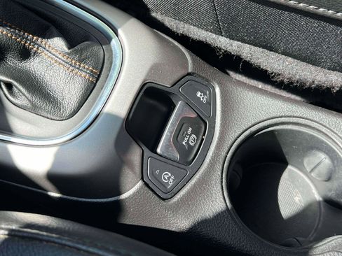 Used 2020 Jeep Compass Latitude w/ Popular Equipment Group image 12