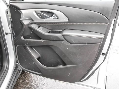 Used 2018 Chevrolet Traverse LT image 38