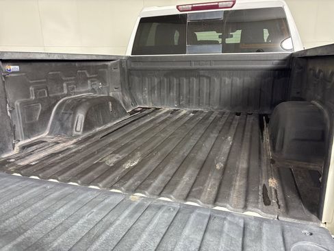 Used 2021 Chevrolet Silverado 1500 LT w/ Convenience Package II AWD/4WD image 17