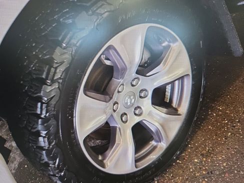 Used 2020 RAM 1500 Laramie image 17