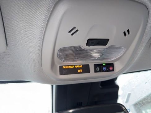 Used 2025 Chevrolet Trax LT w/ LT Convenience Package image 45