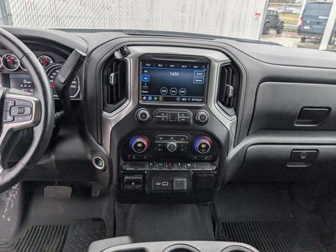 Used 2019 Chevrolet Silverado 1500 LT image 3