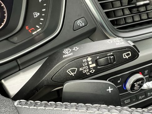 Used 2018 Audi SQ5 Premium Plus w/ Navigation Package image 33