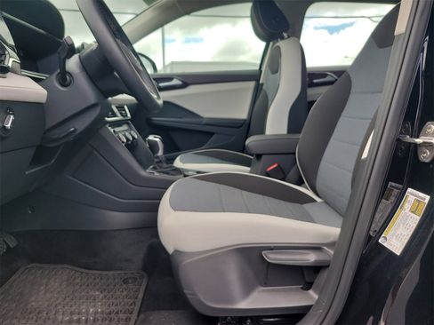 Certified 2025 Volkswagen Taos S image 17