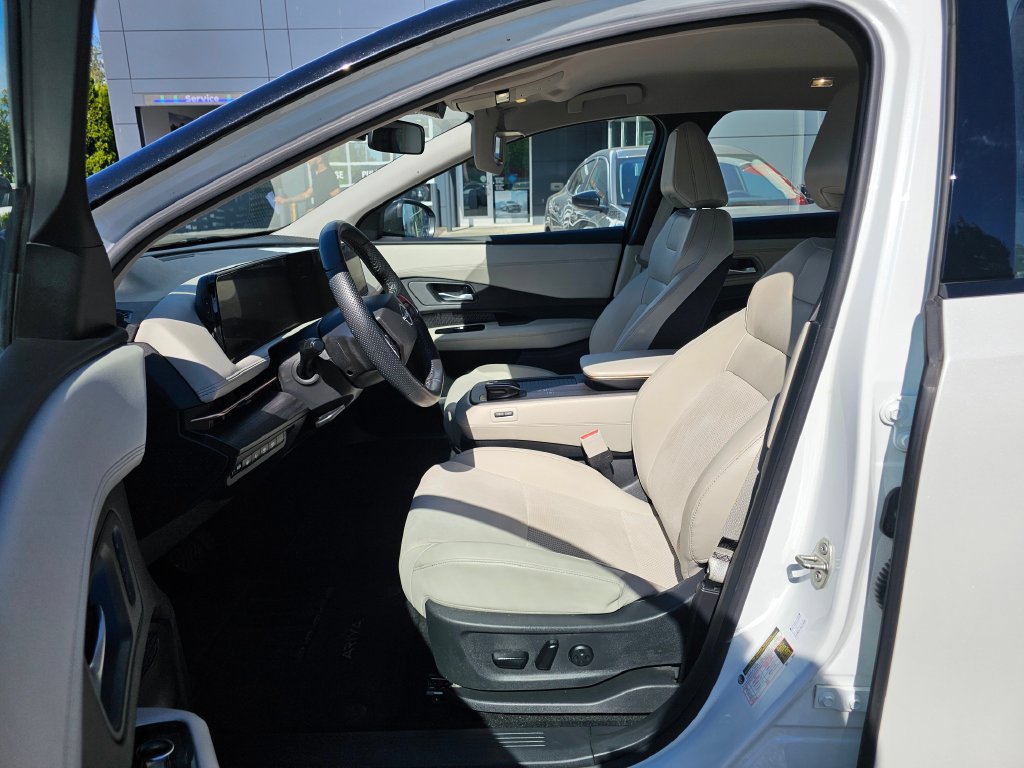 Used 2023 Nissan Ariya FWD image 17