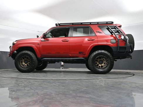 Used 2019 Toyota 4Runner TRD Off-Road AWD/4WD image 45