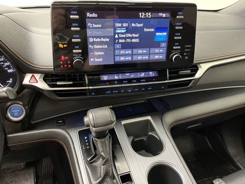 Used 2021 Toyota Sienna XSE w/ XSE Plus Package AWD/4WD image 19