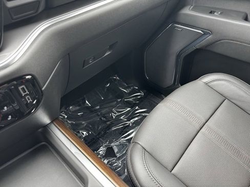 Used 2024 Chevrolet Silverado 3500 High Country w/ High Country Premium Package image 23