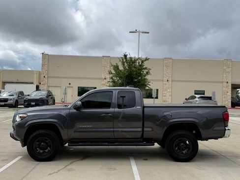 Used 2023 Toyota Tacoma SR5 RWD image 8