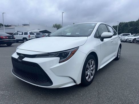Used 2020 Toyota Corolla LE FWD image 1