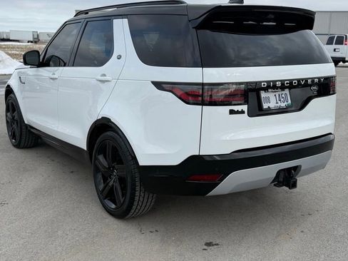 Used 2023 Land Rover Discovery Metropolitan Edition image 7