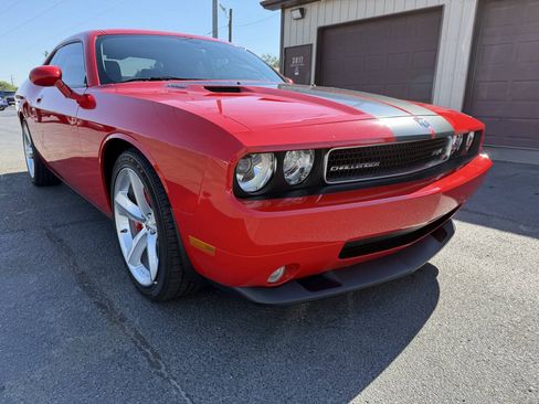 Used 2009 Dodge Challenger SRT8 w/ SRT Option Group II RWD image 7
