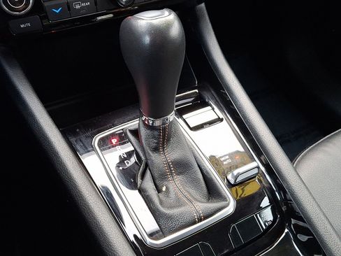 Certified 2022 Jeep Compass Limited image 29