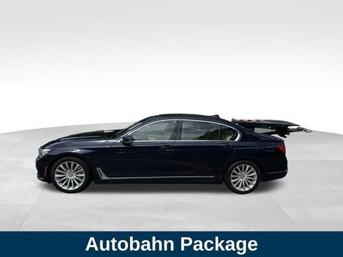 Used 2017 BMW 740i image 2