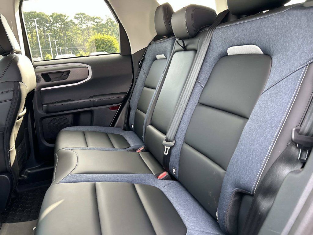 Used 2025 Ford Bronco Sport Outer Banks w/ Outer Banks Tech Package+ AWD/4WD image 13