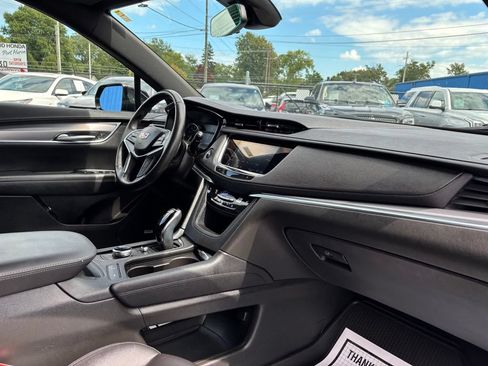 Used 2024 Cadillac XT5 Luxury w/ LPO, Floor Liner Package AWD/4WD image 18