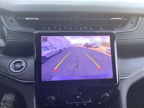 Used 2022 Jeep Grand Cherokee L Limited image 20