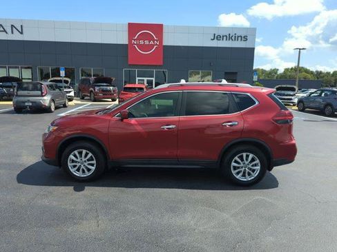 Certified 2019 Nissan Rogue SV FWD image 11