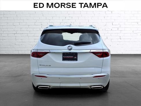 Used 2024 Buick Enclave Essence FWD image 4