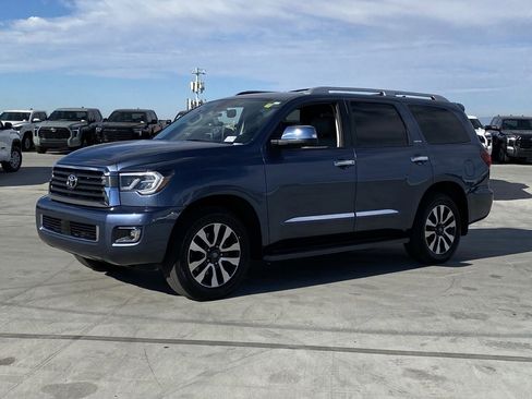 Used 2018 Toyota Sequoia Limited w/ Safety & Convenience Package image 4