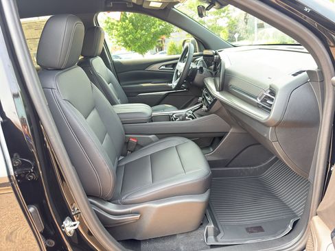 New 2026 Chevrolet Traverse LT w/ Driver Confidence Package FWD image 39