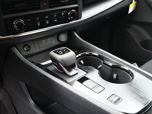 Certified 2026 Nissan Rogue S image 19