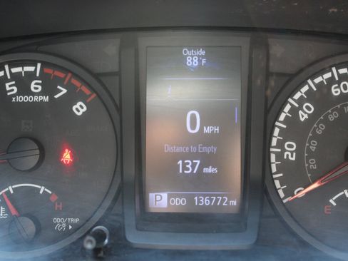 Used 2019 Toyota Tacoma SR image 17