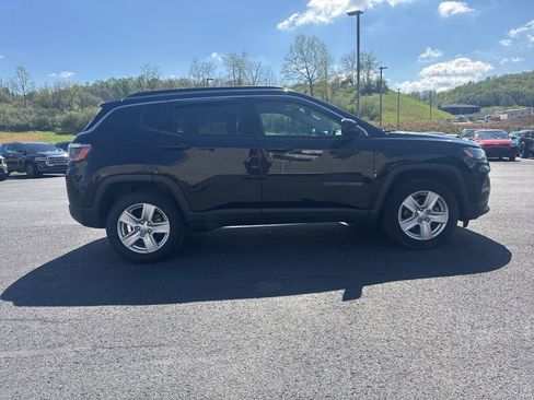 Used 2022 Jeep Compass Latitude w/ Sun and Sound Group image 8