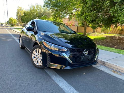 Used 2025 Nissan Sentra S FWD image 2